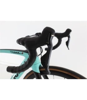 Bianchi Oltre XR3 Carbonio Di2 11V